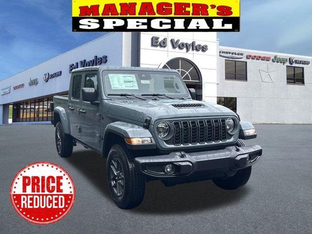 new 2025 Jeep Gladiator car, priced at $43,319