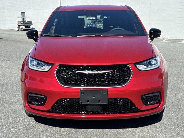 new 2026 Chrysler Pacifica car, priced at $43,388