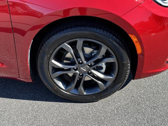 new 2026 Chrysler Pacifica car, priced at $43,388