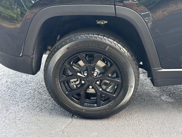 new 2025 Jeep Grand Cherokee car, priced at $40,710