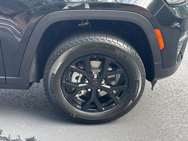 new 2025 Jeep Grand Cherokee car, priced at $40,710