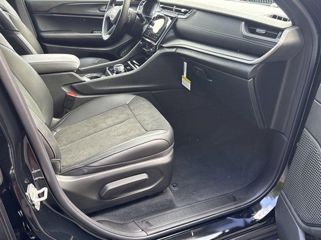 new 2025 Jeep Grand Cherokee car, priced at $40,710