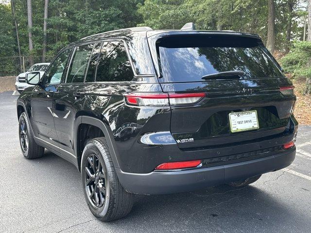 new 2025 Jeep Grand Cherokee car, priced at $40,710