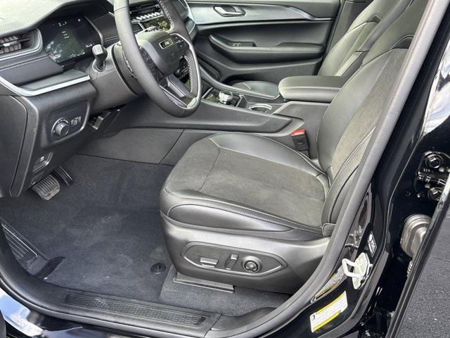 new 2025 Jeep Grand Cherokee car, priced at $40,710