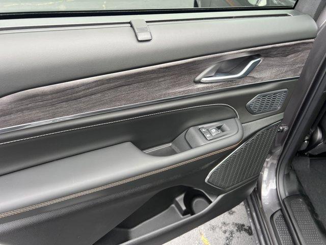 new 2025 Jeep Grand Cherokee L car, priced at $58,077