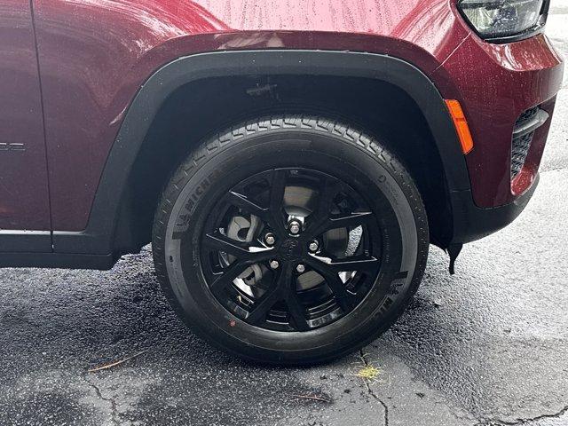 new 2025 Jeep Grand Cherokee car, priced at $38,780