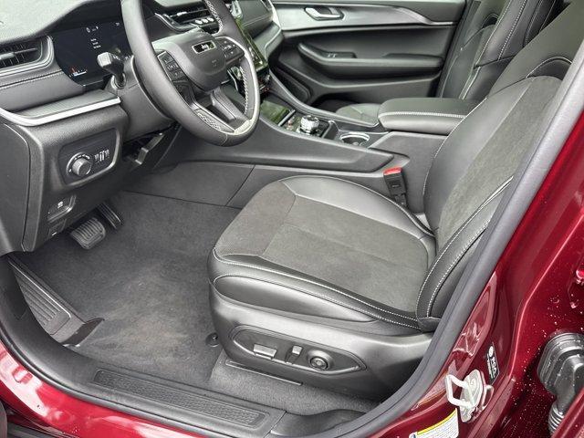 new 2025 Jeep Grand Cherokee car, priced at $38,780