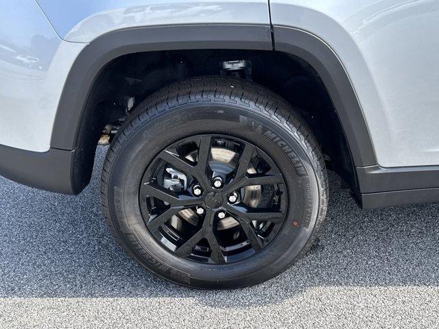 new 2025 Jeep Grand Cherokee car, priced at $39,475