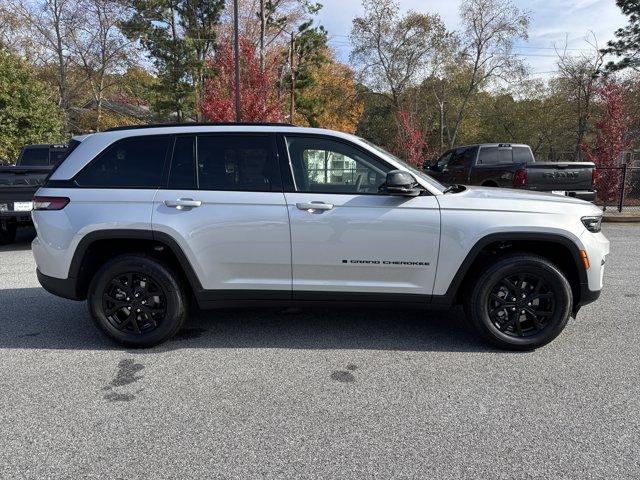 new 2025 Jeep Grand Cherokee car, priced at $39,475