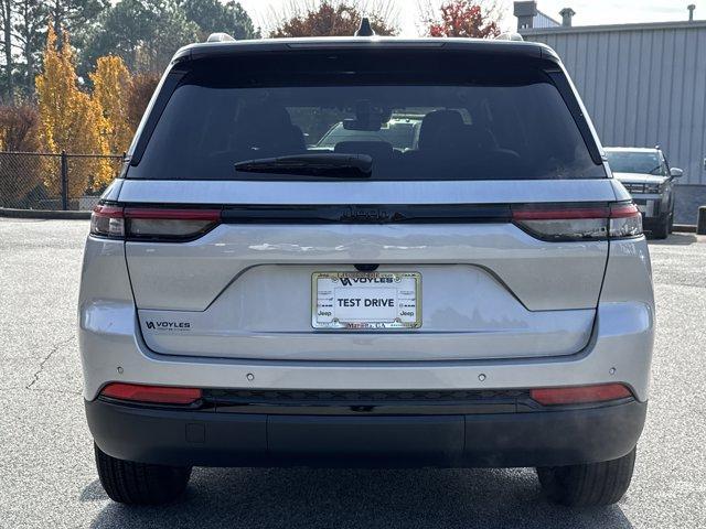 new 2025 Jeep Grand Cherokee car, priced at $39,475