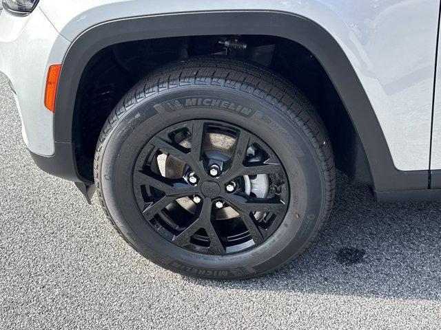 new 2025 Jeep Grand Cherokee car, priced at $39,475