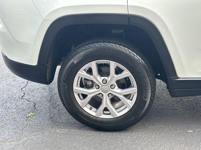 used 2022 Jeep Grand Cherokee car, priced at $32,543