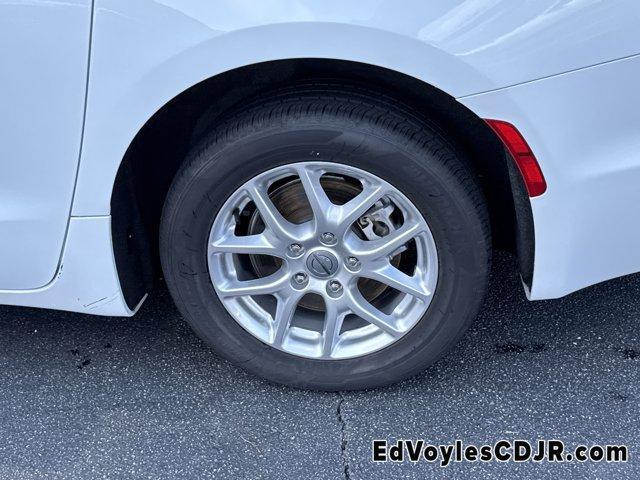used 2023 Chrysler Pacifica car, priced at $21,986