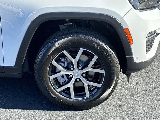 new 2025 Jeep Grand Cherokee car, priced at $46,078