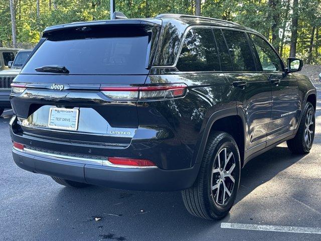 new 2025 Jeep Grand Cherokee car, priced at $44,450