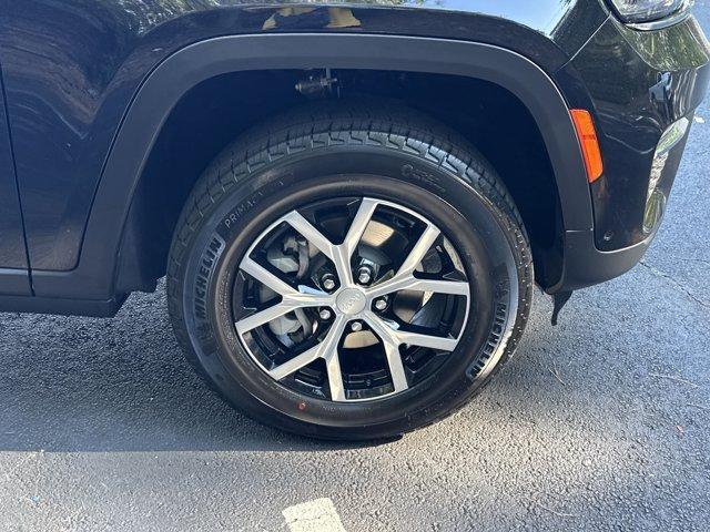 new 2025 Jeep Grand Cherokee car, priced at $44,450