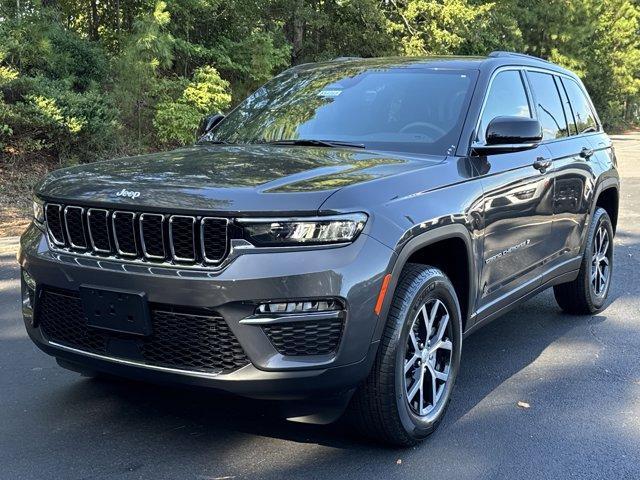 new 2025 Jeep Grand Cherokee car, priced at $40,765