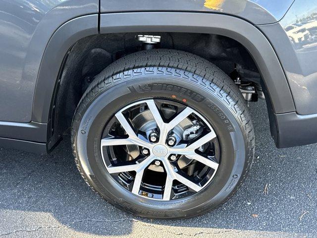 new 2025 Jeep Grand Cherokee car, priced at $40,765