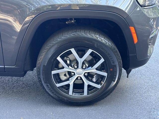 new 2025 Jeep Grand Cherokee car, priced at $40,765