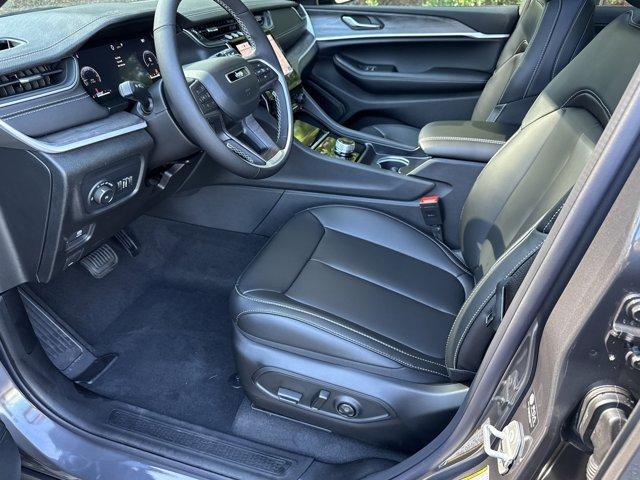 new 2025 Jeep Grand Cherokee car, priced at $40,765