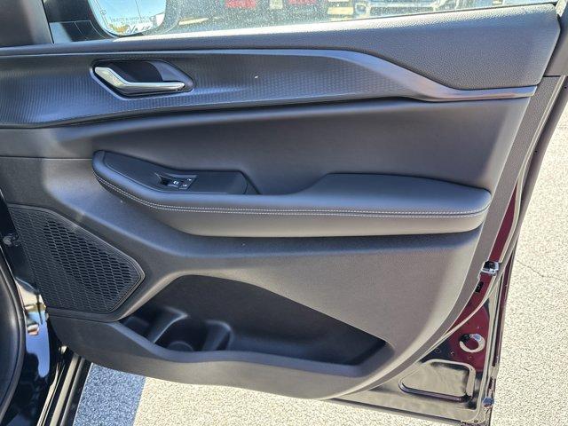 new 2025 Jeep Grand Cherokee car, priced at $33,705