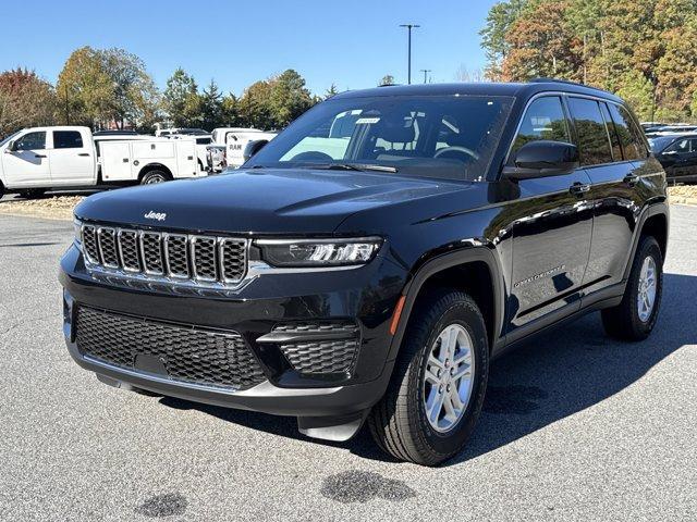 new 2025 Jeep Grand Cherokee car, priced at $33,705