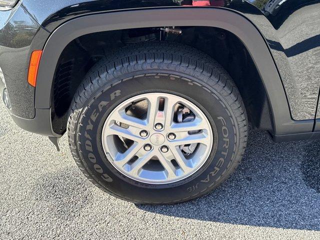 new 2025 Jeep Grand Cherokee car, priced at $33,705