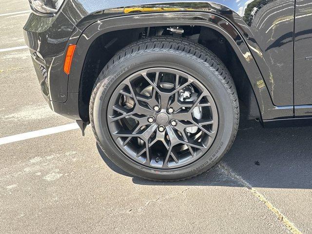 new 2025 Jeep Grand Cherokee car, priced at $63,906