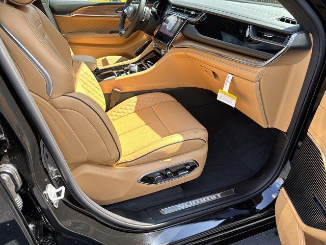 new 2025 Jeep Grand Cherokee car, priced at $63,906