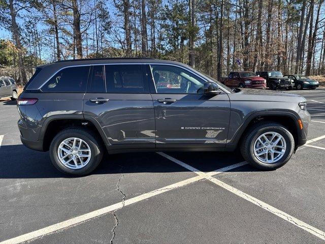 new 2025 Jeep Grand Cherokee car, priced at $39,675