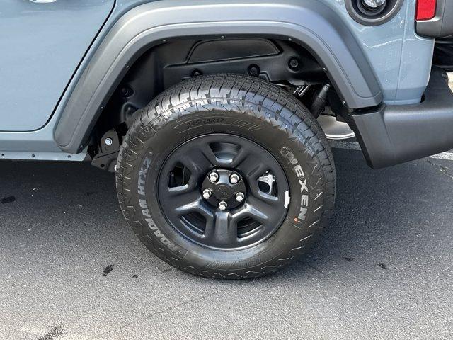 new 2025 Jeep Wrangler car, priced at $37,684