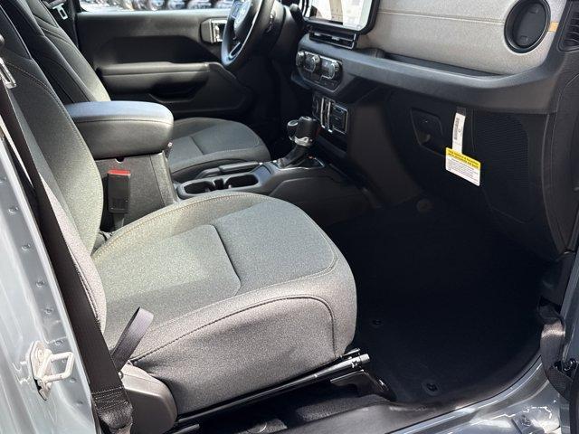 new 2025 Jeep Wrangler car, priced at $37,684