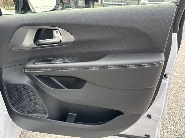 new 2026 Chrysler Pacifica car, priced at $41,662