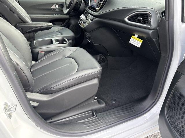 new 2026 Chrysler Pacifica car, priced at $41,662