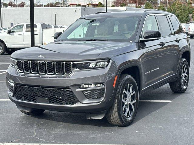 new 2025 Jeep Grand Cherokee car, priced at $45,698