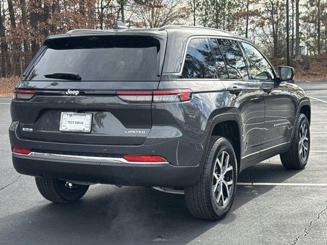 new 2025 Jeep Grand Cherokee car, priced at $45,698