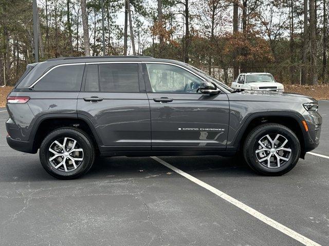 new 2025 Jeep Grand Cherokee car, priced at $45,698