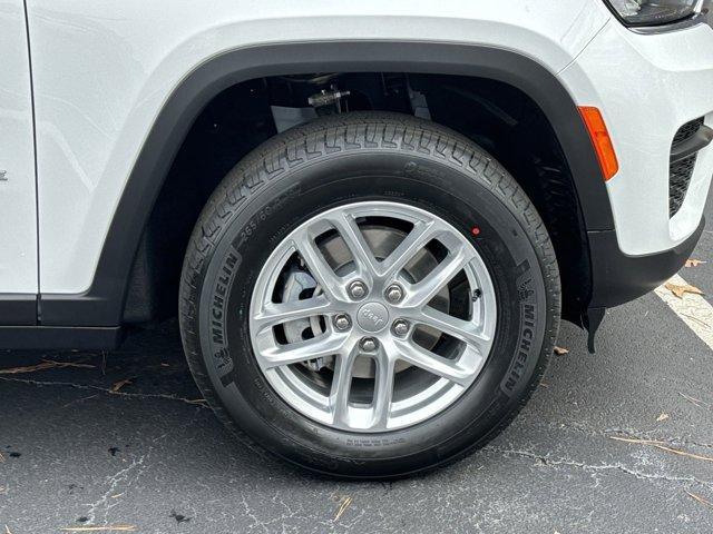 new 2025 Jeep Grand Cherokee car, priced at $33,101