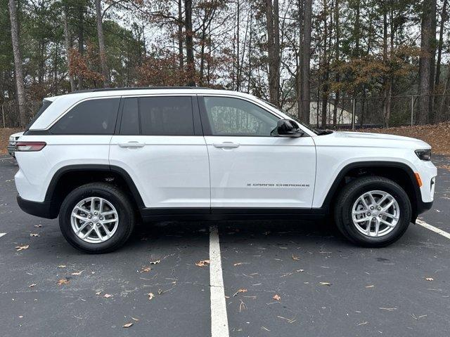 new 2025 Jeep Grand Cherokee car, priced at $33,101