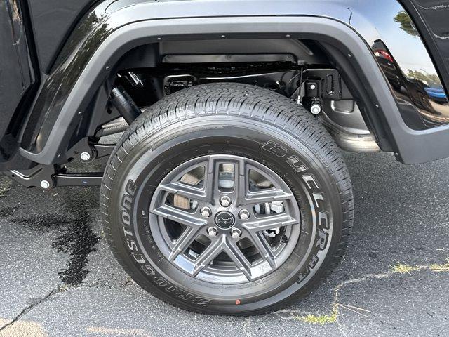 new 2025 Jeep Gladiator car, priced at $44,268