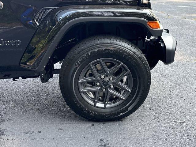 new 2025 Jeep Gladiator car, priced at $44,268