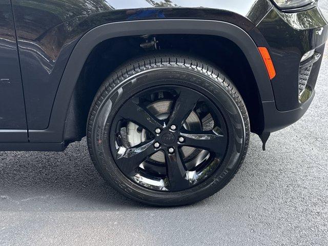new 2025 Jeep Grand Cherokee car, priced at $45,512