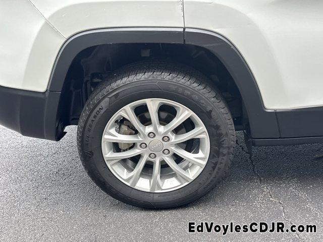 used 2020 Jeep Cherokee car, priced at $16,472