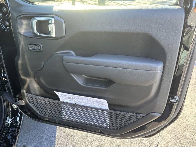 new 2025 Jeep Wrangler car, priced at $47,062
