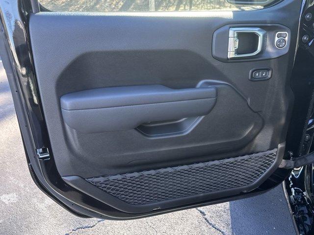new 2025 Jeep Wrangler car, priced at $47,062