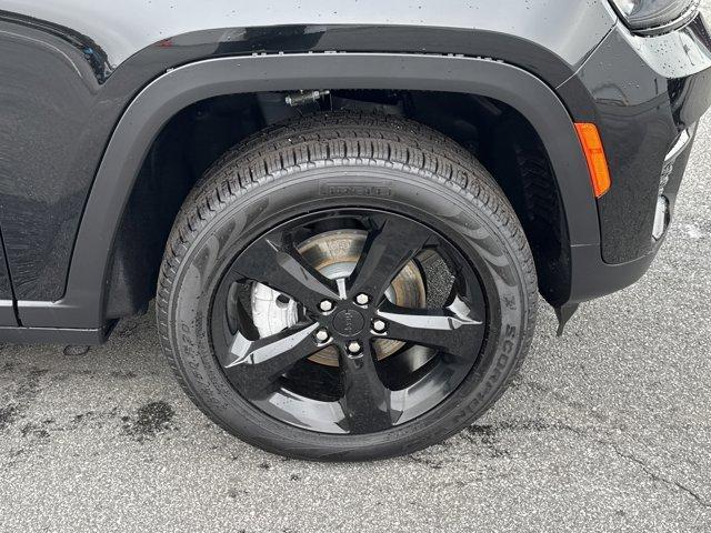 new 2025 Jeep Grand Cherokee car, priced at $45,315