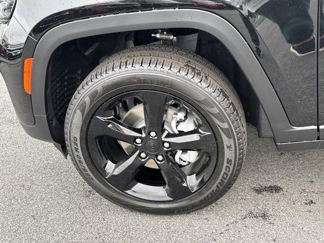 new 2025 Jeep Grand Cherokee car, priced at $45,315