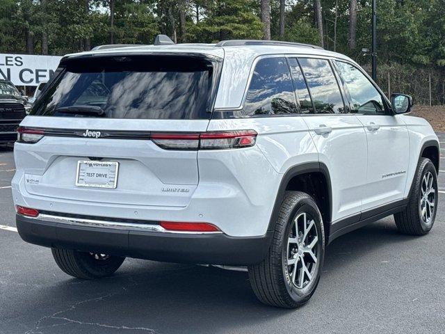 new 2025 Jeep Grand Cherokee car, priced at $45,140