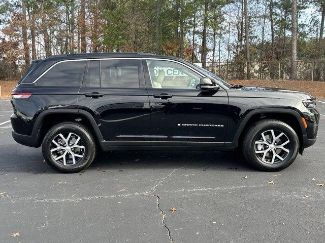 new 2025 Jeep Grand Cherokee car, priced at $42,920