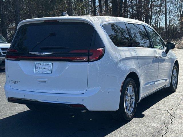 new 2025 Chrysler Pacifica car, priced at $39,425